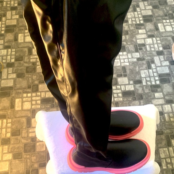 Boots - Picture 2 of 4